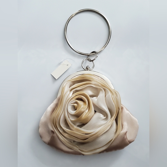 NWT Creamý Rosette Evening Handbag Georgette Satin Silvertone Round Ring Handle - Picture 1 of 11